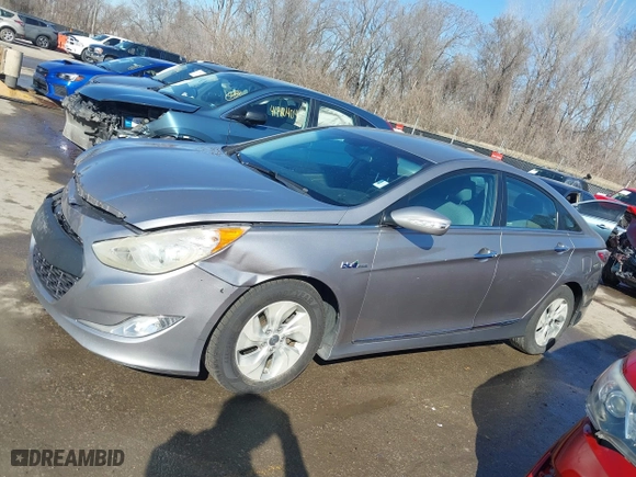 2013 Hyundai Sonata Hybrid Limited with VIN KMHEC4A47DA073769, listed as a IAAI auction lot 41758140 with 154,615 mi miles. Bid and sale history available at carsss.com. Image 15.