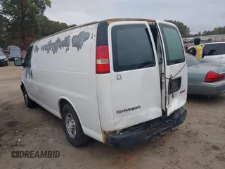 2007 Chevrolet City Express Cargo z VIN 1GCFG15ZX71236419, wystawiony jako IAAI lot #40734333 z przebiegiem 234 948 mil mil oraz . Historia ofert i sprzedaży dostępna na DreamBid. Obrazek 3.
