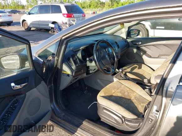 2014 Kia Forte EX with VIN KNAFX4A81E5046798, listed as a IAAI auction lot 41982719 with 141,138 mi miles. Bid and sale history available at carsss.com. Image 5.