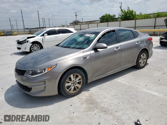 2016 Kia Optima LX z VIN 5XXGT4L34GG032381, wystawiony jako Copart lot #61913695 z przebiegiem 87 348 mil mil oraz Czysty tytuł • Clean title. Historia ofert i sprzedaży dostępna na DreamBid. Obrazek 1.