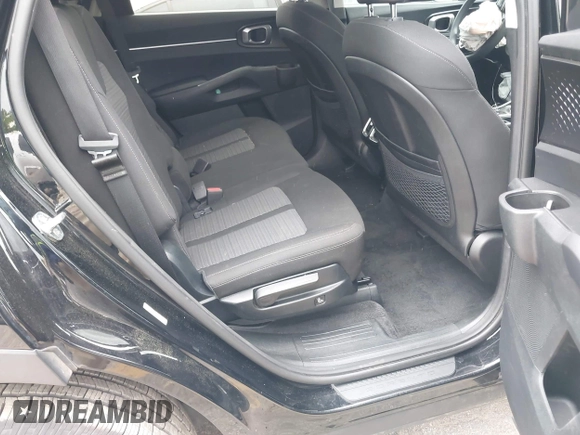 2022 Kia Sorento LX with VIN 5XYRG4LC3NG152579, listed as a IAAI auction lot 42092276 with 77,101 mi miles and . Bid and sale history available at DreamBid. Image 8.