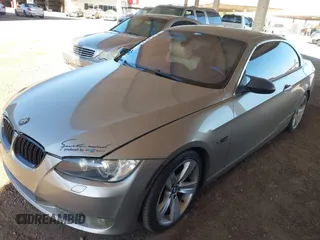 2007 BMW 3 Series 335i with VIN WBAWL73517PX46117, listed as a IAAI auction lot 40208424 with 117,045 mi miles. Bid and sale history available at carsss.com. Image 2.