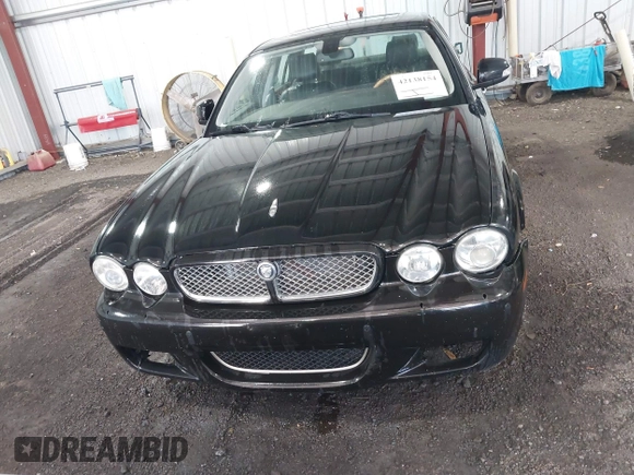 2009 Jaguar XJ 8 LWB with VIN SAJWA79B29SH31572, listed as a IAAI auction lot 42138154 with 147,500 mi miles and . Bid and sale history available at DreamBid. Image 12.