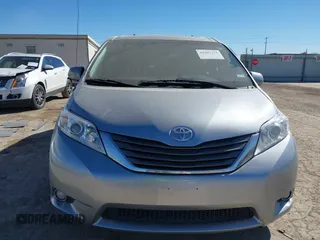 2014 Toyota Sienna XLE z VIN 5TDYK3DC6ES420613, wystawiony jako IAAI lot #41207273 z przebiegiem 58 775 mil mil oraz . Historia ofert i sprzedaży dostępna na DreamBid. Obrazek 12.