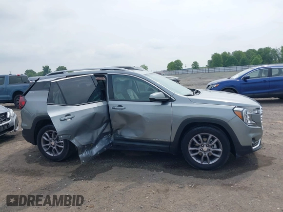 2023 GMC Terrain SLT z VIN 3GKALPEG9PL229000, wystawiony jako IAAI lot #42224089 z przebiegiem 36 557 mil mil oraz . Historia ofert i sprzedaży dostępna na DreamBid. Obrazek 13.