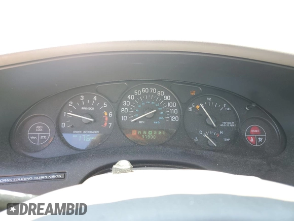 2002 Buick Regal LS z VIN 2G4WB55KX21144458, wystawiony jako Copart lot #54374445 z przebiegiem 97 900 mil mil oraz Czysty tytuł • Clean title. Historia ofert i sprzedaży dostępna na DreamBid. Obrazek 9.