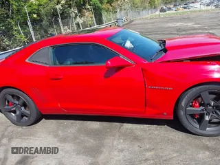 2010 Chevrolet Camaro 2SS z VIN 2G1FK1EJ0A9144871, wystawiony jako IAAI lot #42054933 z przebiegiem 140 100 mil mil oraz . Historia ofert i sprzedaży dostępna na DreamBid. Obrazek 13.
