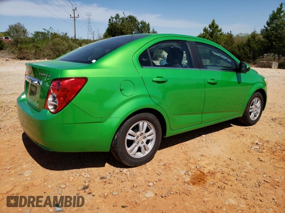 2015 Chevrolet Sonic LT z VIN 1G1JC5SH2F4140315, wystawiony jako Copart lot #51360925 z przebiegiem 54 054 mil mil oraz Szkoda całkowita • Salvage title. Historia ofert i sprzedaży dostępna na DreamBid. Obrazek 3.