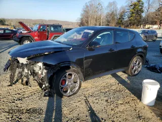 2024 Alfa Romeo Tonale Veloce z VIN ZASPATDW9R3058278, wystawiony jako Copart lot #44002285 z przebiegiem 2 633 mil mil oraz Szkoda całkowita • Salvage title. Historia ofert i sprzedaży dostępna na DreamBid. Obrazek 1.