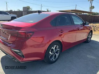 2021 Kia Forte LXS z VIN 3KPF24AD6ME359525, wystawiony jako Copart lot #61786145 z przebiegiem 86 508 mil mil oraz Szkoda całkowita • Salvage title. Historia ofert i sprzedaży dostępna na DreamBid. Obrazek 4.