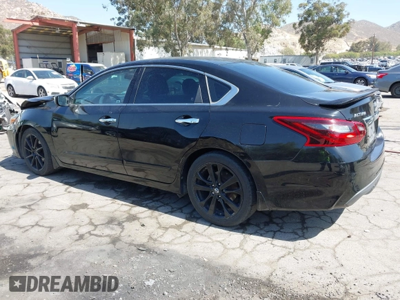 2017 Nissan Altima SV z VIN 1N4AL3AP0HC187796, wystawiony jako IAAI lot #42247396 z przebiegiem 106 024 mil mil oraz . Historia ofert i sprzedaży dostępna na DreamBid. Obrazek 3.