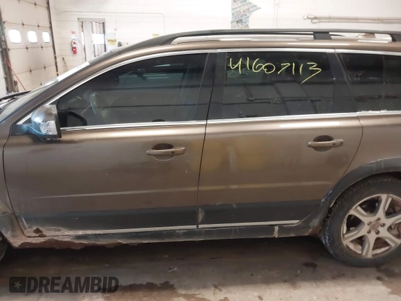 2013 Volvo XC70 T6 with VIN YV4902BZ3D1160451, listed as a IAAI auction lot 41607113 with 212,568 mi miles and . Bid and sale history available at DreamBid. Image 14.
