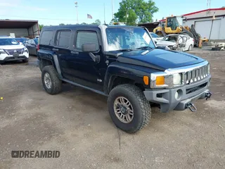 2006 Hummer H3 z VIN 5GTDN136368263384, wystawiony jako IAAI lot #42311176 z przebiegiem 209 265 mil mil oraz . Historia ofert i sprzedaży dostępna na DreamBid. Obrazek 1.