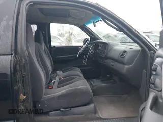 2000 Dodge Dakota with VIN 1B7GL22X6YS703226, listed as a IAAI auction lot 40849454 with 105,990 mi miles. Bid and sale history available at carsss.com. Image 5.