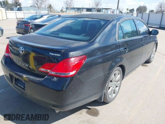 2006 Toyota Avalon XL with VIN 4T1BK36B26U135605, listed as a IAAI auction lot 41619710 with 331,815 mi miles. Bid and sale history available at carsss.com. Image 4.