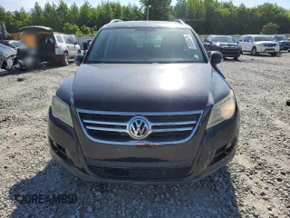 2010 Volkswagen Tiguan Wolfsburg Edition z VIN WVGAV7AX2AW527803, wystawiony jako Copart lot #55920475 z przebiegiem 107 682 mil mil oraz Szkoda całkowita • Salvage title. Historia ofert i sprzedaży dostępna na DreamBid. Obrazek 5.