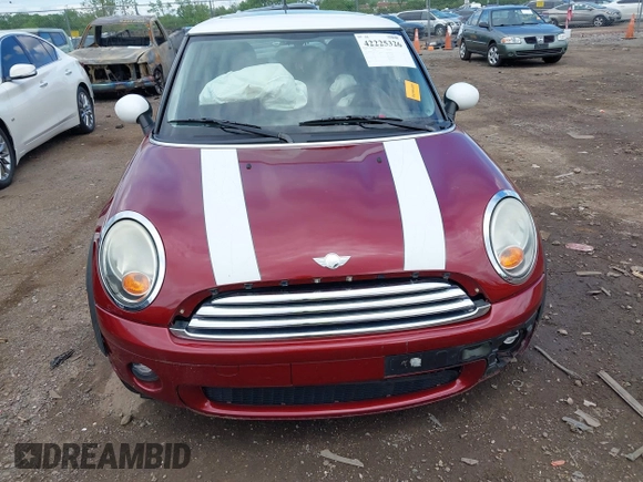 2009 MINI Hardtop z VIN WMWMF33599TW72771, wystawiony jako IAAI lot #42225326 z przebiegiem 94 014 mil mil oraz . Historia ofert i sprzedaży dostępna na DreamBid. Obrazek 12.