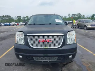 2013 GMC Yukon Denali with VIN 1GKS2EEF7DR306177, listed as a IAAI auction lot 42046734 with 263,976 mi miles. Bid and sale history available at carsss.com. Image 12.