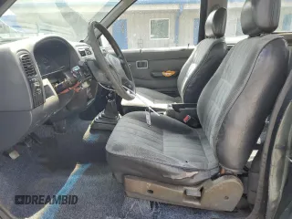1994 Nissan Frontier XE z VIN 1N6SD16S1RC372743, wystawiony jako Copart lot #54486495 z przebiegiem 206 951 mil mil oraz Szkoda całkowita • Salvage title. Historia ofert i sprzedaży dostępna na DreamBid. Obrazek 7.