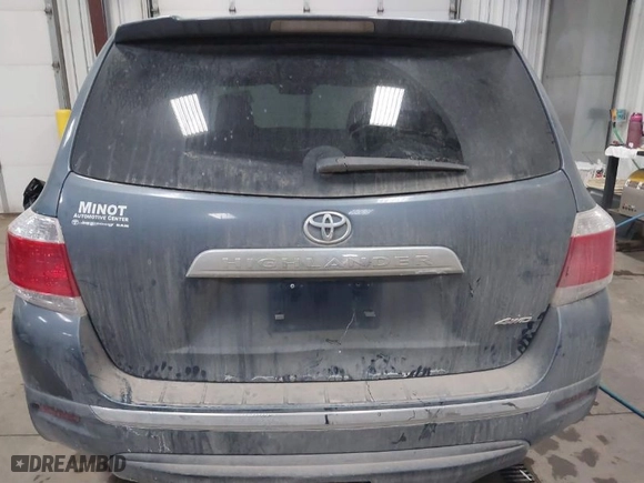 2012 Toyota Highlander with VIN 5TDBK3EH9CS119511, listed as a IAAI auction lot 41581563 with 131,970 mi miles. Bid and sale history available at carsss.com. Image 16.