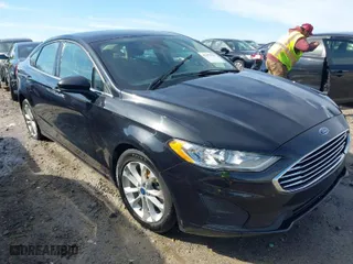 2020 Ford Fusion SE with VIN 3FA6P0HD1LR251830, listed as a IAAI auction lot 41673737 with 87,996 mi miles. Bid and sale history available at carsss.com. Image 1.