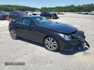 2019 Mercedes-Benz SLC 300 z VIN WDDPK3JA3KF160252, wystawiony jako Copart lot #57570755 z przebiegiem 6 471 mil mil oraz Szkoda całkowita • Salvage title. Historia ofert i sprzedaży dostępna na DreamBid. Obrazek 4.