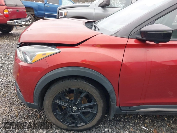 2020 Nissan Kicks SR with VIN 3N1CP5DV4LL565762, listed as a IAAI auction lot 40889527 with 98,722 mi miles. Bid and sale history available at carsss.com. Image 17.