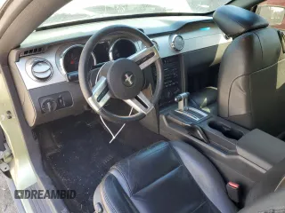 2006 Ford Mustang Standard z VIN 1ZVHT80N665164317, wystawiony jako Copart lot #56353295 z przebiegiem 225 158 mil mil oraz Szkoda całkowita • Salvage title. Historia ofert i sprzedaży dostępna na DreamBid. Obrazek 8.