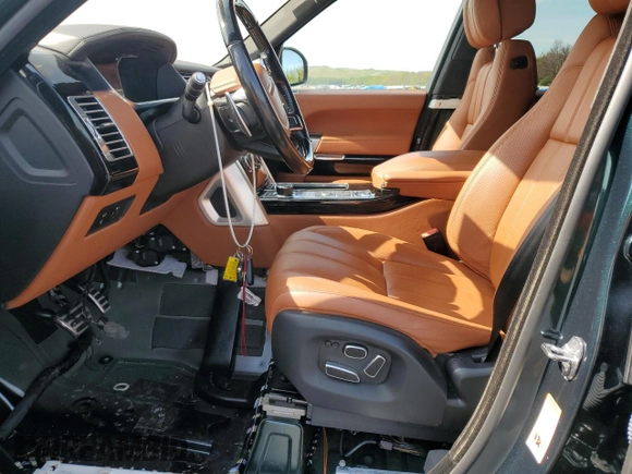 2014 Land Rover Range Rover Supercharged Autobiography with VIN SALGV2TFXEA176348, listed as a Copart auction lot 61078535 with 93,054 mi miles and Salvage title. Bid and sale history available at DreamBid. Image 7.