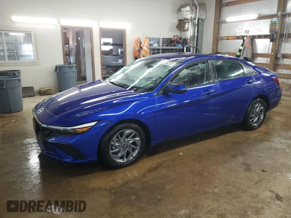 2024 Hyundai Elantra SEL z VIN KMHLM4DG7RU821582, wystawiony jako Copart lot #60502485 z przebiegiem 27 736 mil mil oraz Nie do naprawy • Non repairable. Historia ofert i sprzedaży dostępna na DreamBid. Obrazek 1.