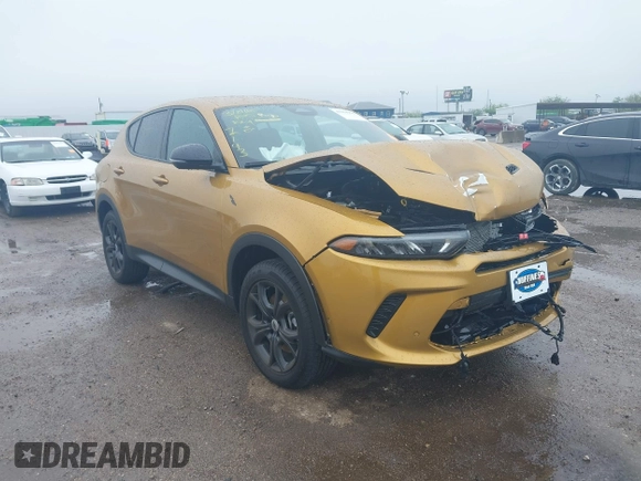 2024 Dodge Hornet GT with VIN ZACNDFANXR3A37143, listed as a IAAI auction lot 41954950 with 1,305 mi miles and . Bid and sale history available at DreamBid. Image 1.