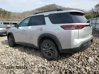 2023 Nissan Pathfinder SV z VIN 5N1DR3BC8PC243303, wystawiony jako Copart lot #45817675 z przebiegiem 48 288 mil mil oraz Szkoda całkowita • Salvage title. Historia ofert i sprzedaży dostępna na DreamBid. Obrazek 2.