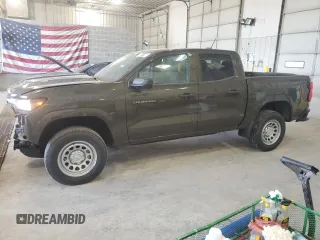 2023 Chevrolet Colorado 2WD Work Truck z VIN 1GCGSBEC3P1262140, wystawiony jako Copart lot #56011705 z przebiegiem 11 493 mil mil oraz Czysty tytuł • Clean title. Historia ofert i sprzedaży dostępna na DreamBid. Obrazek 1.