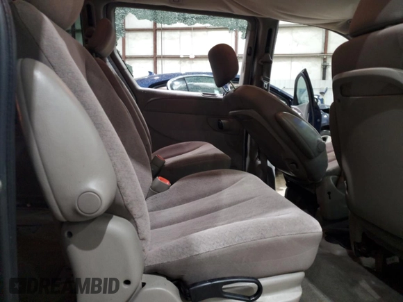 2002 Dodge Grand Caravan with VIN 1B8GP343X2B634127, listed as a Copart auction lot 51257355 with 152,209 mi miles and Salvage Title. Bid and sale history available at DreamBid. Image 11.