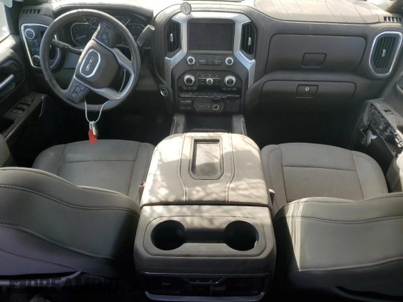 2021 GMC Sierra 1500 SLT z VIN 3GTU9DET0MG369332, wystawiony jako Copart lot #46650135 z przebiegiem 148 095 mil mil oraz Szkoda całkowita • Salvage title. Historia ofert i sprzedaży dostępna na DreamBid. Obrazek 8.
