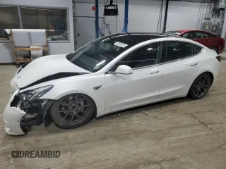 2019 Tesla Model 3 Mid Range z VIN 5YJ3E1EA2KF466782, wystawiony jako Copart lot #49463915 z przebiegiem 65 798 mil mil oraz Szkoda całkowita • Salvage title. Historia ofert i sprzedaży dostępna na DreamBid. Obrazek 1.