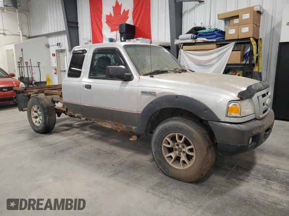 2007 Ford Ranger XLT z VIN 1FTZR45E57PA55215, wystawiony jako Copart lot #62848235 z przebiegiem 294 383 mil mil oraz Czysty tytuł • Clean title. Historia ofert i sprzedaży dostępna na DreamBid. Obrazek 4.