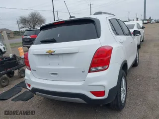 2020 Chevrolet Trax LT with VIN 3GNCJLSB9LL338988, listed as a IAAI auction lot 41592516 with 40,422 mi miles. Bid and sale history available at carsss.com. Image 4.