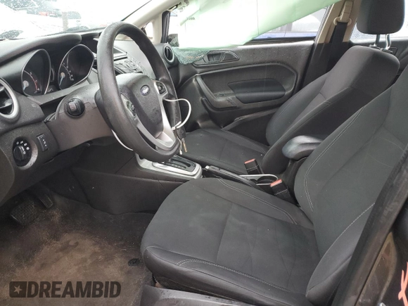 2019 Ford Fiesta SE z VIN 3FADP4EJ8KM127915, wystawiony jako Copart lot #45153775 z przebiegiem 99 494 mil mil oraz Szkoda całkowita • Salvage title. Historia ofert i sprzedaży dostępna na DreamBid. Obrazek 7.