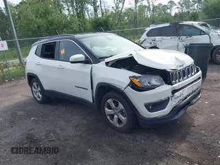 2020 Jeep Compass Latitude z VIN 3C4NJCBB5LT230420, wystawiony jako IAAI lot #42362072 z przebiegiem 65 713 mil mil oraz . Historia ofert i sprzedaży dostępna na DreamBid. Obrazek 1.