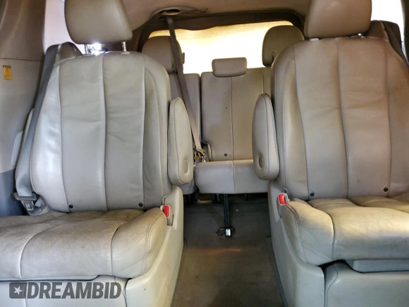 2013 Toyota Sienna XLE с VIN 5TDDK3DC4DS064952, выставлен на аукционе Copart как лот 56797335 с пробегом Не указан миль и Списание • Salvage title. История ставок и продаж доступна на DreamBid. Изображение 10.