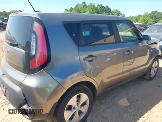 2016 Kia Soul z VIN KNDJN2A27G7389593, wystawiony jako IAAI lot #42135313 z przebiegiem 110 861 mil mil oraz . Historia ofert i sprzedaży dostępna na DreamBid. Obrazek 4.