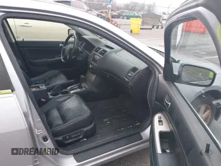 2005 Honda Accord EX-L z VIN 1HGCM66845A015251, wystawiony jako IAAI lot #41185693 z przebiegiem 178 210 mil mil oraz . Historia ofert i sprzedaży dostępna na DreamBid. Obrazek 5.