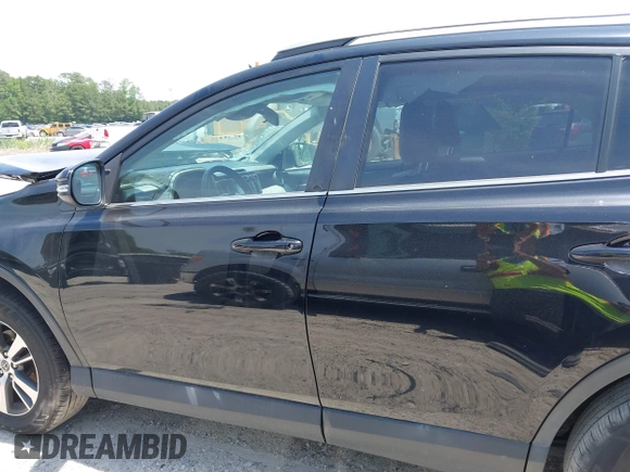 2018 Toyota RAV4 XLE z VIN 2T3WFREVXJW491725, wystawiony jako IAAI lot #42216365 z przebiegiem 76 365 mil mil oraz . Historia ofert i sprzedaży dostępna na DreamBid. Obrazek 14.