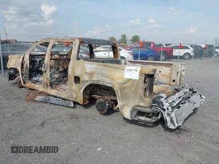 2020 GMC Sierra 1500 SLT z VIN 3GTU9DET0LG283033, wystawiony jako IAAI lot #41887798 z przebiegiem Nie podano mil oraz . Historia ofert i sprzedaży dostępna na DreamBid. Obrazek 3.
