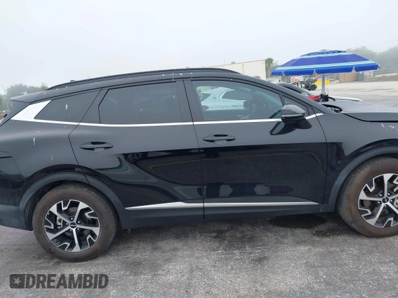2025 Kia Sportage EX with VIN 5XYK33DF5SG236124, listed as a IAAI auction lot 41875663 with 4,114 mi miles. Bid and sale history available at carsss.com. Image 14.