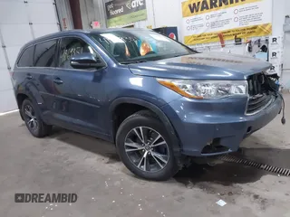 2016 Toyota Highlander XLE z VIN 5TDJKRFH4GS338959, wystawiony jako IAAI lot #41869351 z przebiegiem 144 522 mil mil oraz . Historia ofert i sprzedaży dostępna na DreamBid. Obrazek 1.