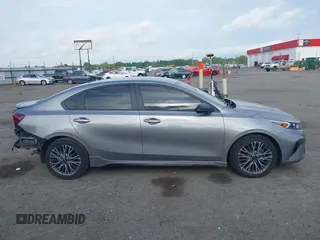 2023 Kia Forte GT-Line z VIN 3KPF54ADXPE665459, wystawiony jako IAAI lot #42102849 z przebiegiem 31 554 mil mil oraz . Historia ofert i sprzedaży dostępna na DreamBid. Obrazek 14.