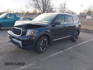 2024 Kia Telluride EX X-Line z VIN 5XYP3DGC2RG508331, wystawiony jako IAAI lot #41652841 z przebiegiem 7213 mil mil oraz . Historia ofert i sprzedaży dostępna na DreamBid. Obrazek 2.