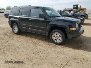 2014 Jeep Patriot Sport z VIN 1C4NJPBA6ED574930, wystawiony jako Copart lot #55684595 z przebiegiem 101 772 mil mil oraz Szkoda całkowita • Salvage title. Historia ofert i sprzedaży dostępna na DreamBid. Obrazek 4.